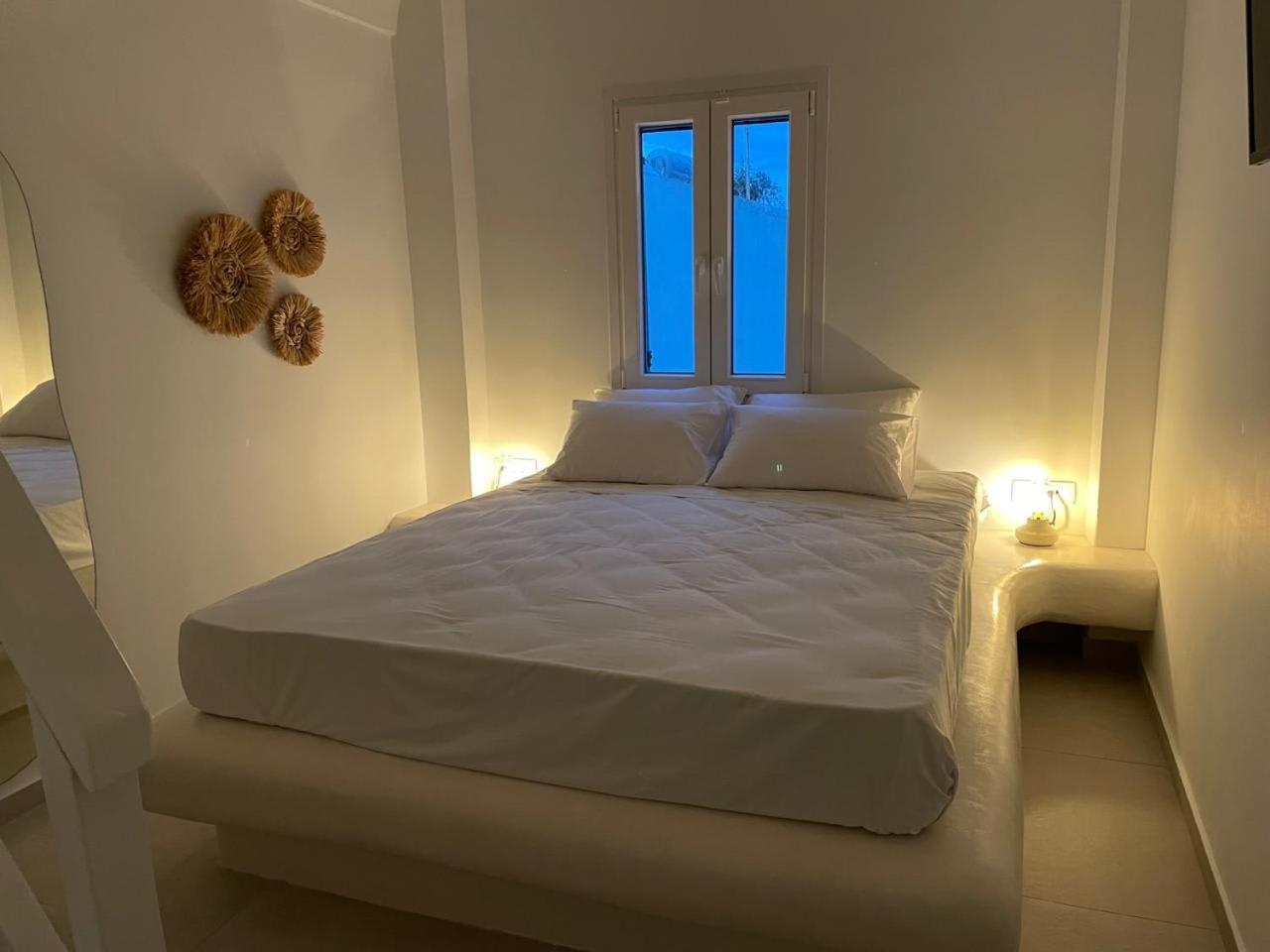 Apartment Mayema Cycladic House W Village And Black View Santorini Kamári